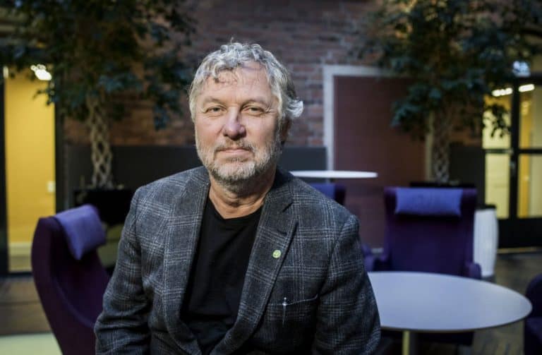 Regeringen vill slopa bygglovet för altaner och solceller artikel i Aftonbladet 15 mars 2017